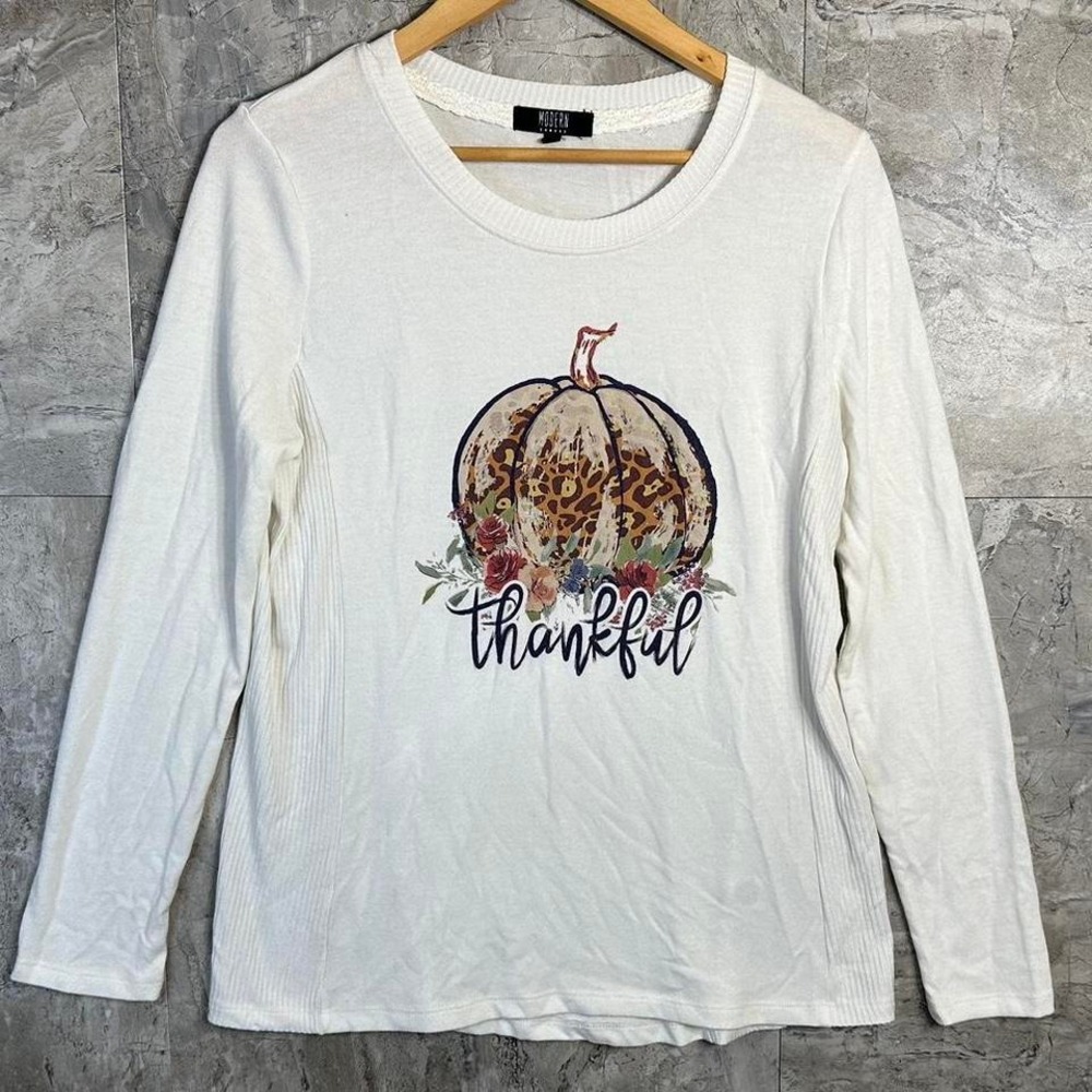 White long sleeve graphic tee with cheetah‎ pumpkin design Woman's Mens fallvibe